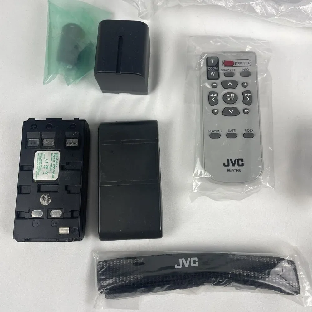 JVC Everio GZ-MG27U 20GB HDD Digital Video Camcorder w/ Charger Controller ETC